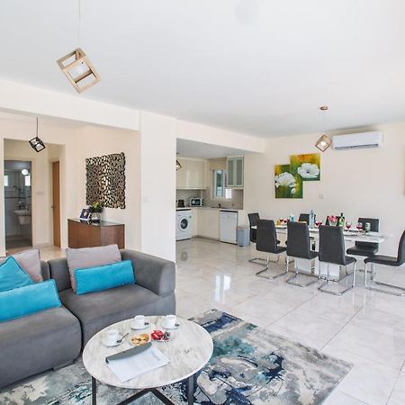Shaye Front Line Villa Protaras Exterior photo
