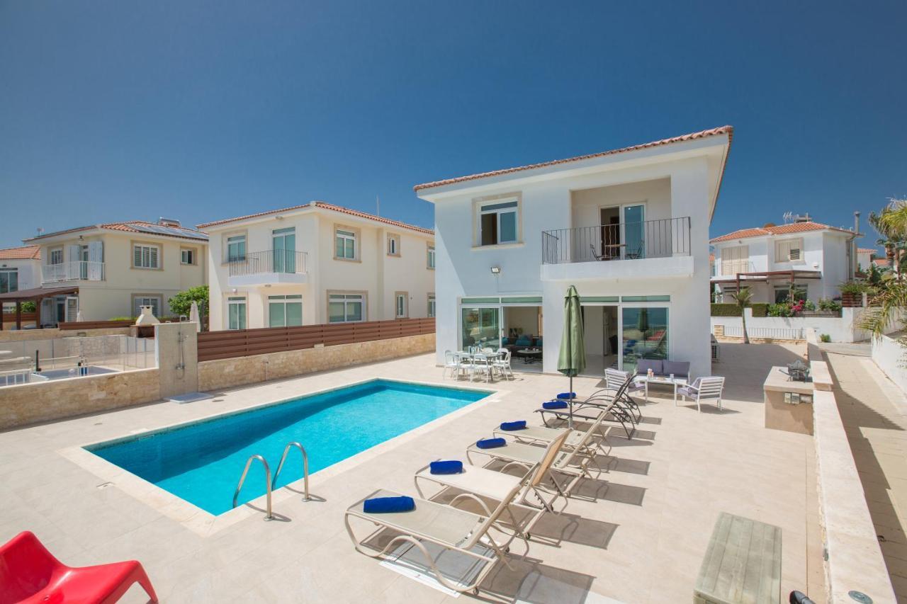 Shaye Front Line Villa Protaras Exterior photo