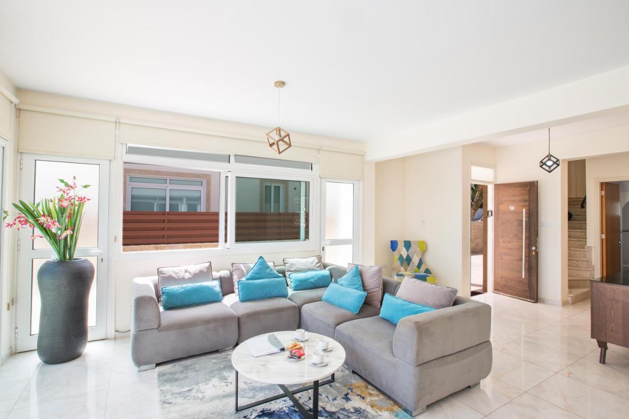 Shaye Front Line Villa Protaras Exterior photo