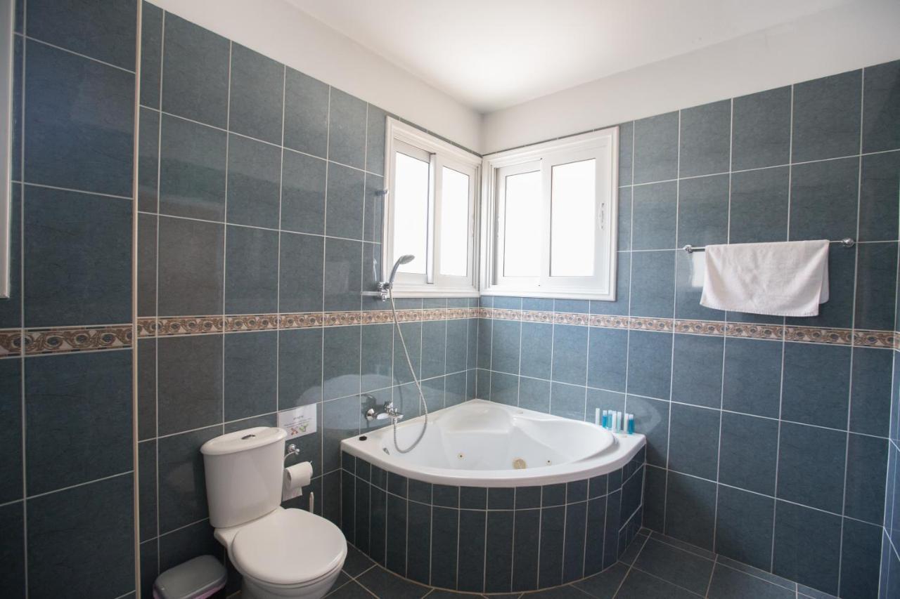 Shaye Front Line Villa Protaras Exterior photo