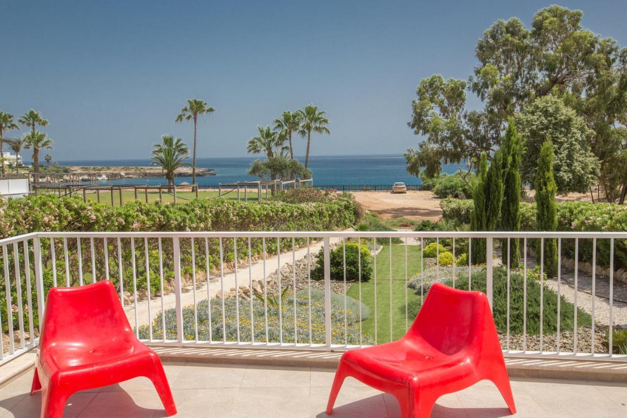 Shaye Front Line Villa Protaras Exterior photo